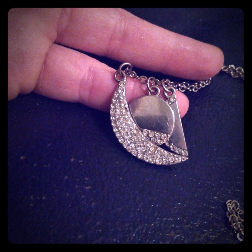 Ladies necklace
